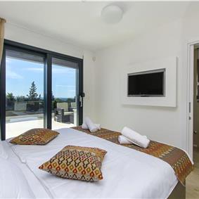 5 bedroom beachfront villa with heated pool near Omis, sleeps 9